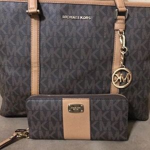 Michael  Kors Large Top Zip Shoulder Brown Logo Leather Tote Bag